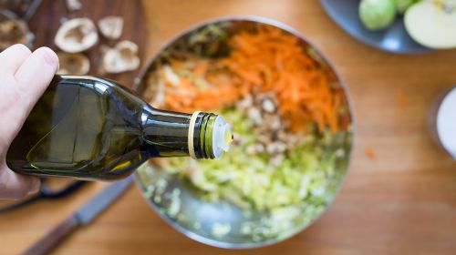 Adding Extra Oil to Your Pan? You Might Want to Think Again!