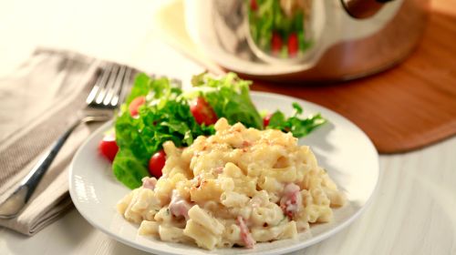 One Pot Macaroni Cheese With Bacon & Rosemary