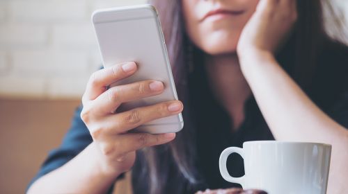 Phones Officially Ruin Meals, Study Proves